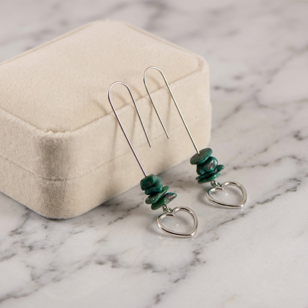 أقراط متدلية على شكل قلب من الفيروز مصنوعة من الفضة الإسترليني مع أحجار طبيعية