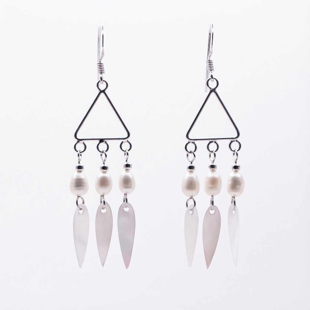 أقراط متدلية أنيقة من الفضة الإسترليني عيار 925 مزينة باللؤلؤ وعرق اللؤلؤ