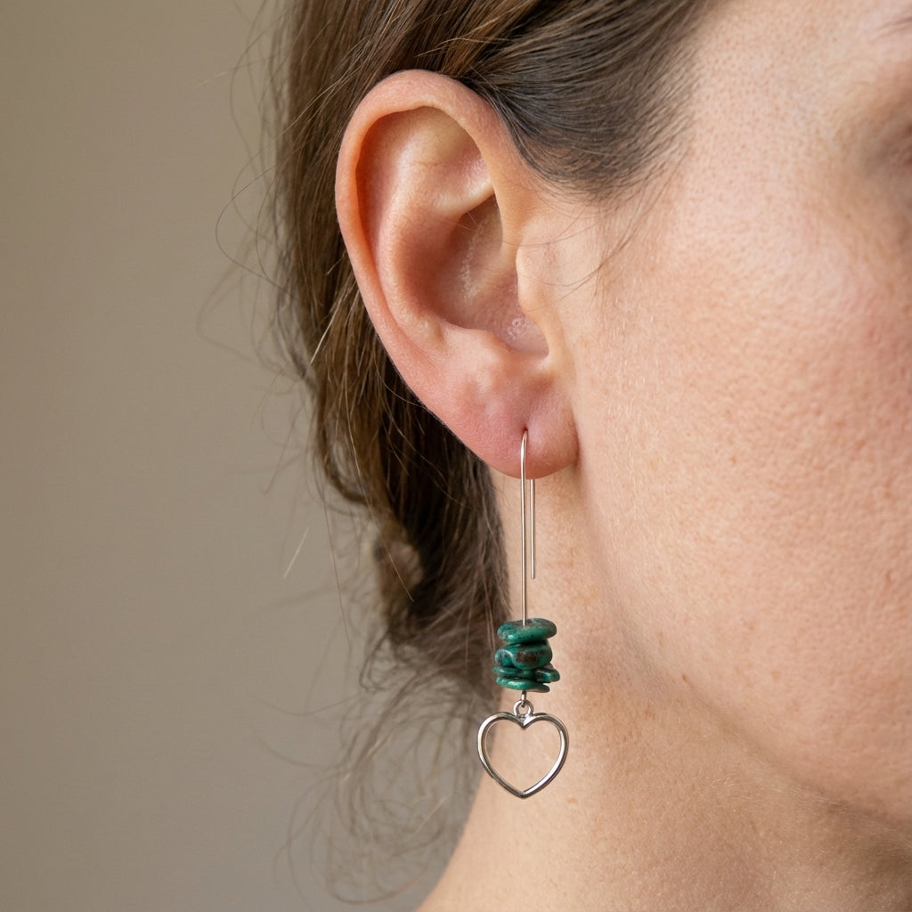 أقراط متدلية على شكل قلب من الفيروز مصنوعة من الفضة الإسترليني مع أحجار طبيعية