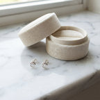 أقراط فضية مرصعة بوجه مبتسم، مصنوعة من الفضة الإسترليني عيار 925، خفيفة الوزن.