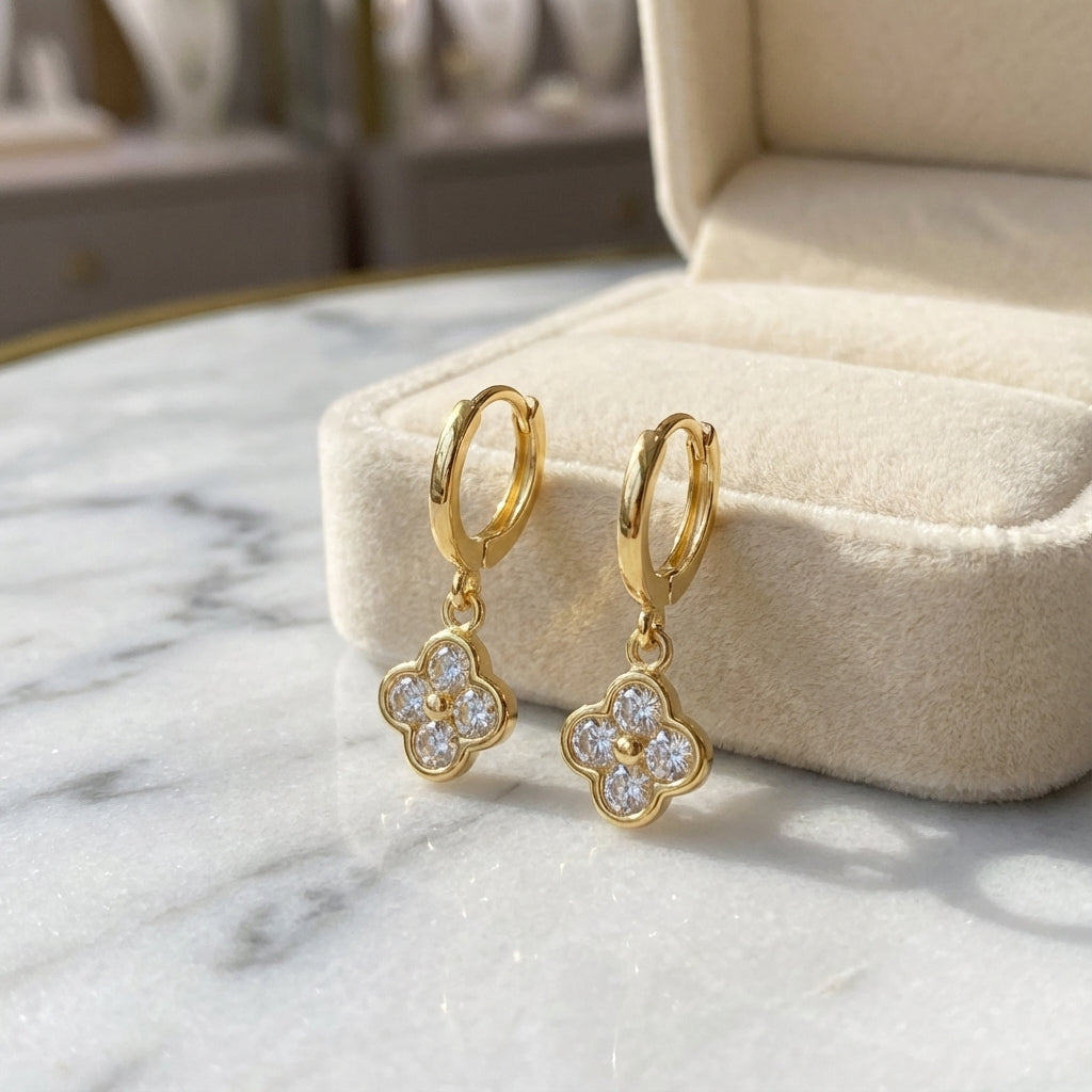 أقراط حلقية على شكل زهرة البرسيم الرباعية من الفضة عيار 925 |مَطْلِي فضة، ذهب، ذهب وردي