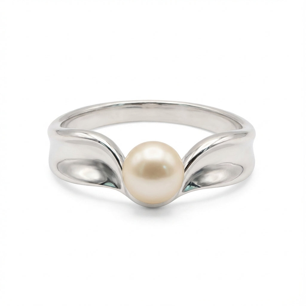 Romantic Sculpted Silver Pearl Contour Ring
