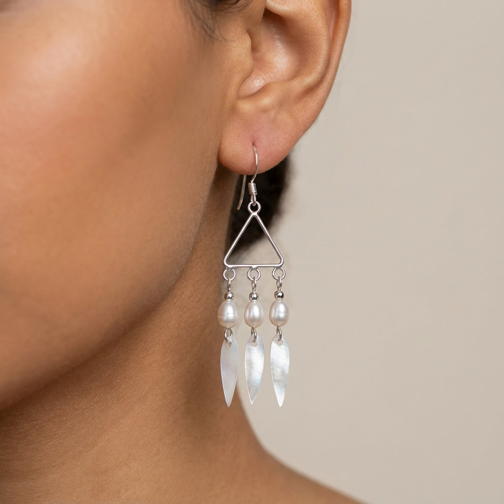 أقراط متدلية أنيقة من الفضة الإسترليني عيار 925 مزينة باللؤلؤ وعرق اللؤلؤ